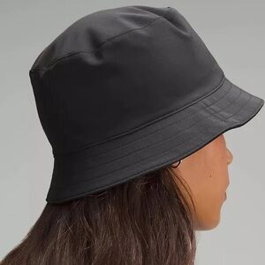 Lululemon both ways bucket hat - reversible OS black and camo